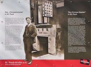 Chinesenviertel-Hamburg_01_Schmuckstra+ƒe-Gedenkplakat.jpg