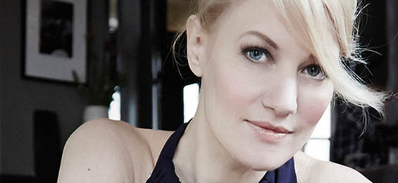 Ulita Knaus: The Moon On My Doorstep