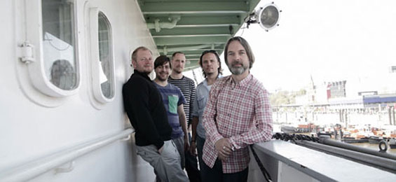 Im Gespräch: Dagmar Leischow mit der schwedischen Band ODDJOB