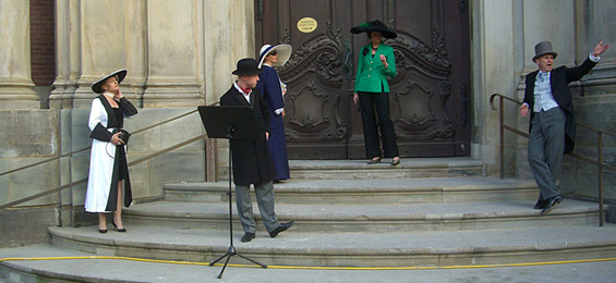 Portalspiele: Zehn Türen. Zehn Stücke. Zwanzig Aufführungen - Michael Batz