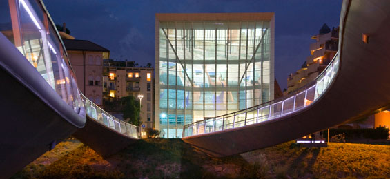 Ingrid Hora – Wasserballett an der Medienfassade des Museion Bozen