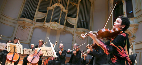 Himmelwärts und erdverbunden - Saisoneröffnung des Ensemble Resonanz. Copyright Jann Wilken