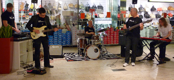 Modern Music School in der HSH Shopping Passage