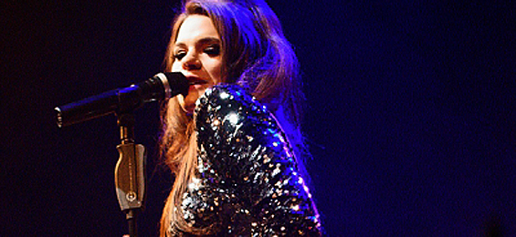 SCHMIDT im Mojo Club Hamburg: Sünde, Schnee und schwarze Schatten