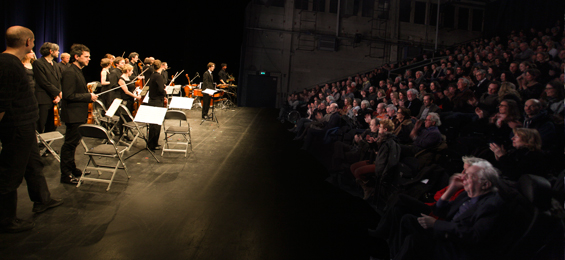 „Together Alone“ - das Ensemble Resonanz auf Kampnagel