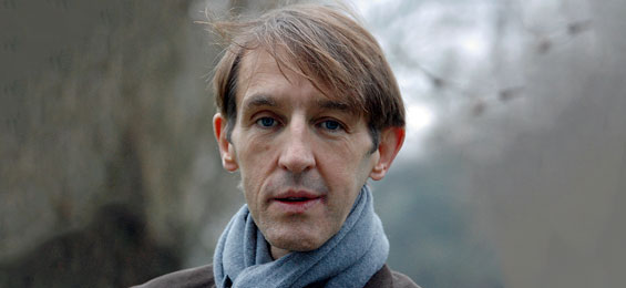 Andreas Schmidt in der Komödie Winterhuder Fährhaus: „Mittendrin“