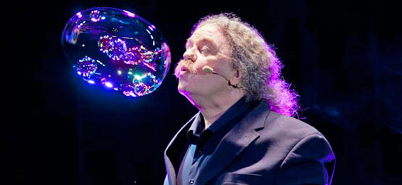 Varieté-Theater – oder die Aufhebung der Schwerkraft