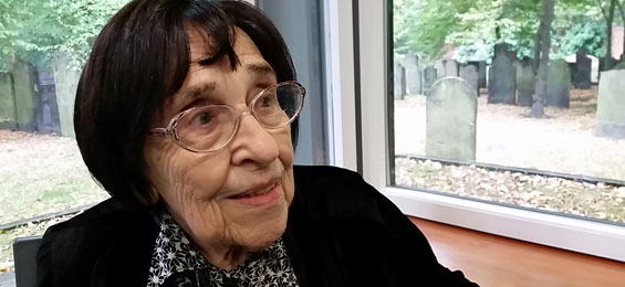 Miriam Gilles-Carlebach