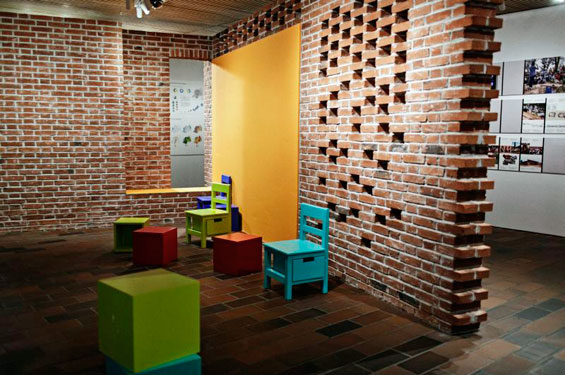 Ausstellungsansicht. Rebuilding