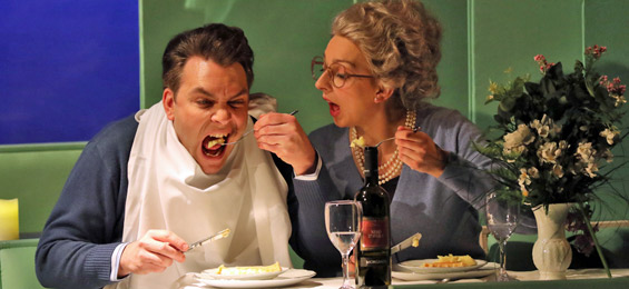 Pimpinone/Dinner for One in der Hamburger Kammeroper Foto Joachim Fluegel
