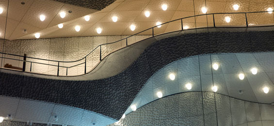 Elbphilharmonie: Die „Weiße Haut“ ist montiert