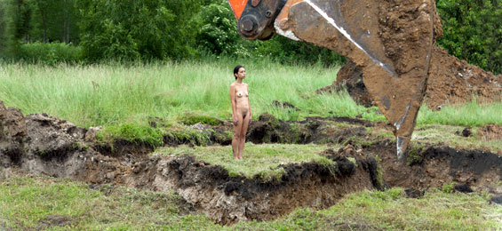 Mechanismen der Gewalt – Regina José Galindo und Arcangelo Sassolino