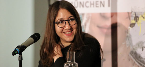 Deborah Feldman – Befreiung von der „Falle der Vergangenheit“