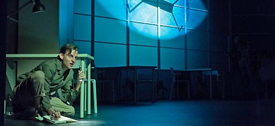 Ernst Deutsch Theater: 1984 – George Orwell Foto Oliver Fantitsch