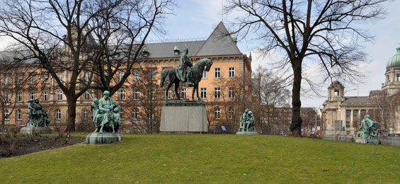 Das Kaiser-Wilhelm-Denkmal in Hamburg