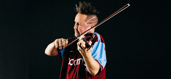 Nigel Kennedy „Bach meets my World“ in der Hamburger Laeiszhalle