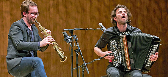 Elbphilharmonie: Blind Date mit dem Jazz-Duo Vincent Peirani und Emile Parisien Foto Clausdia Höhne