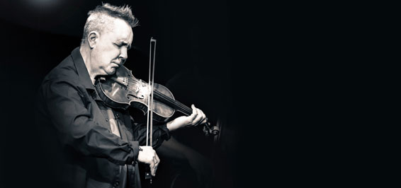 Nigel Kennedy spielte beim SHMF in der ausverkauften Musikhalle Luebeck Foto Charly Hyde