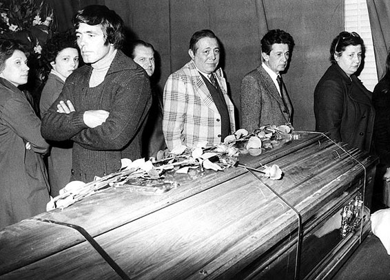 2 Funerali di Pier Paolo Pasolini 1975 Franco Citti ed Enrico Berlinguer