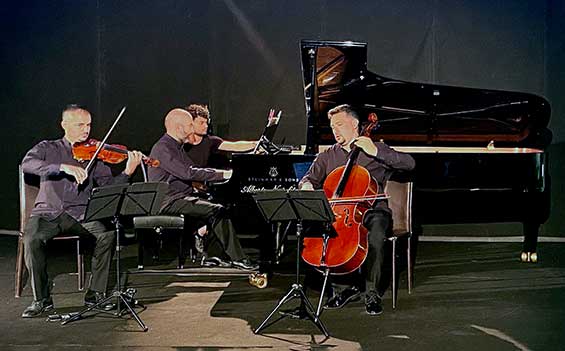 Trio Dimitrij F Claus Friede