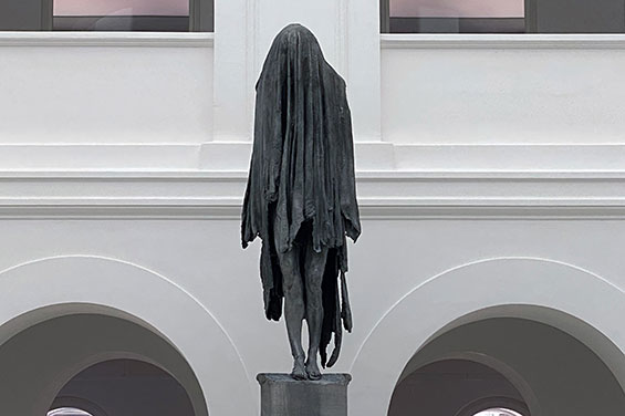 Berlinde De Bruyckere 01 Arcangel F Dagmar Reichardt