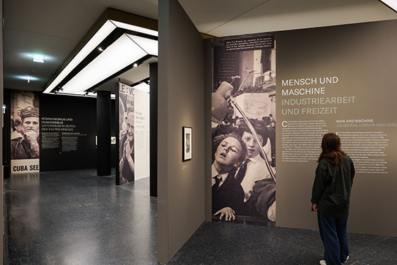 Ausstellungsansicht Henri Cartier Bresson F Ulrich Perrey