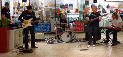 „Oh My God“ – die Modern Music School groovt in der HSH Shopping Passage